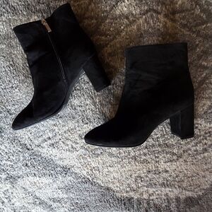 Array Classic Black Suede Ankle Boots Size 10